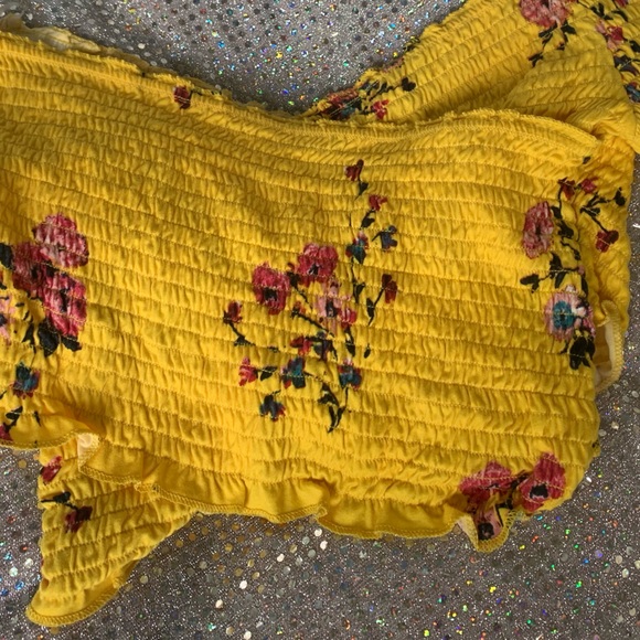 Yellow floral off the shoulder summer crop top - Picture 2 of 3